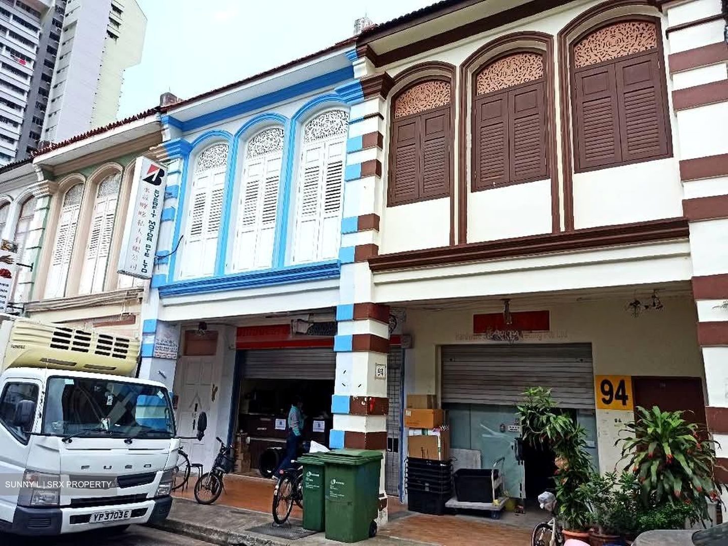 Desker Road Conservation Area (D8), Retail #573645791